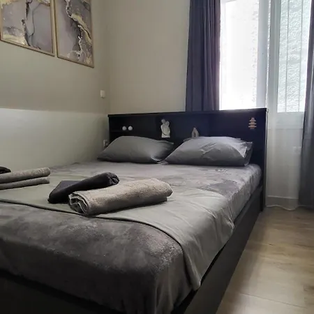 아파트 Larix Luxury 2 루트라키