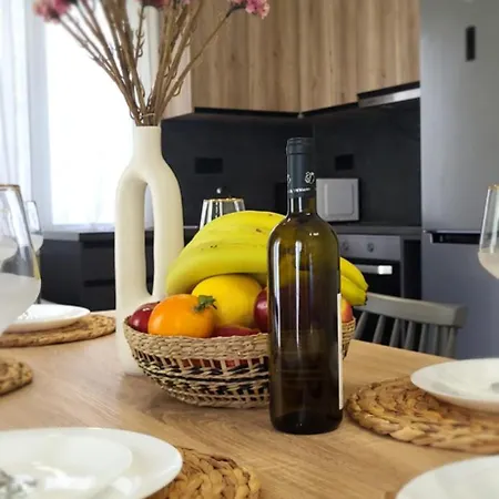 Larix Luxury 2 Apartment *
