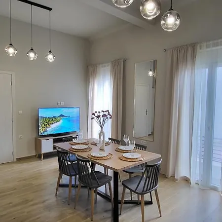 아파트 Larix Luxury 2 루트라키